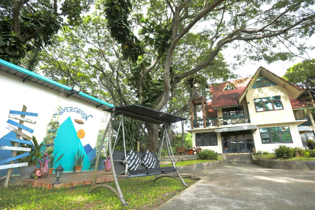 Evergreen Pakchong Home Exterior photo