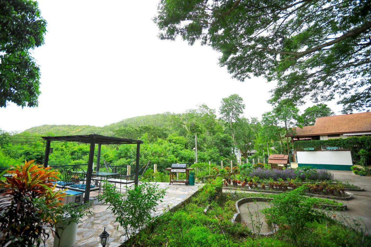 Evergreen Pakchong Home Exterior photo
