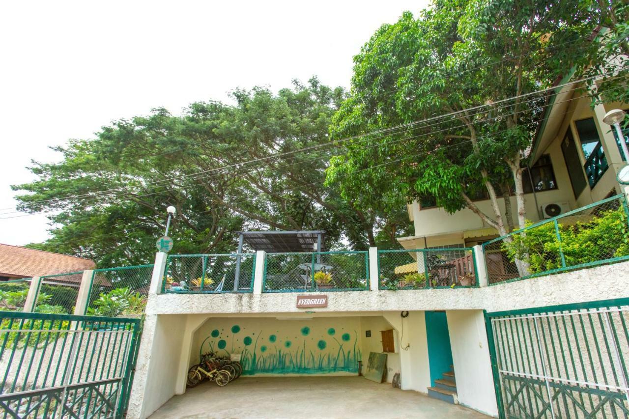 Evergreen Pakchong Home Exterior photo