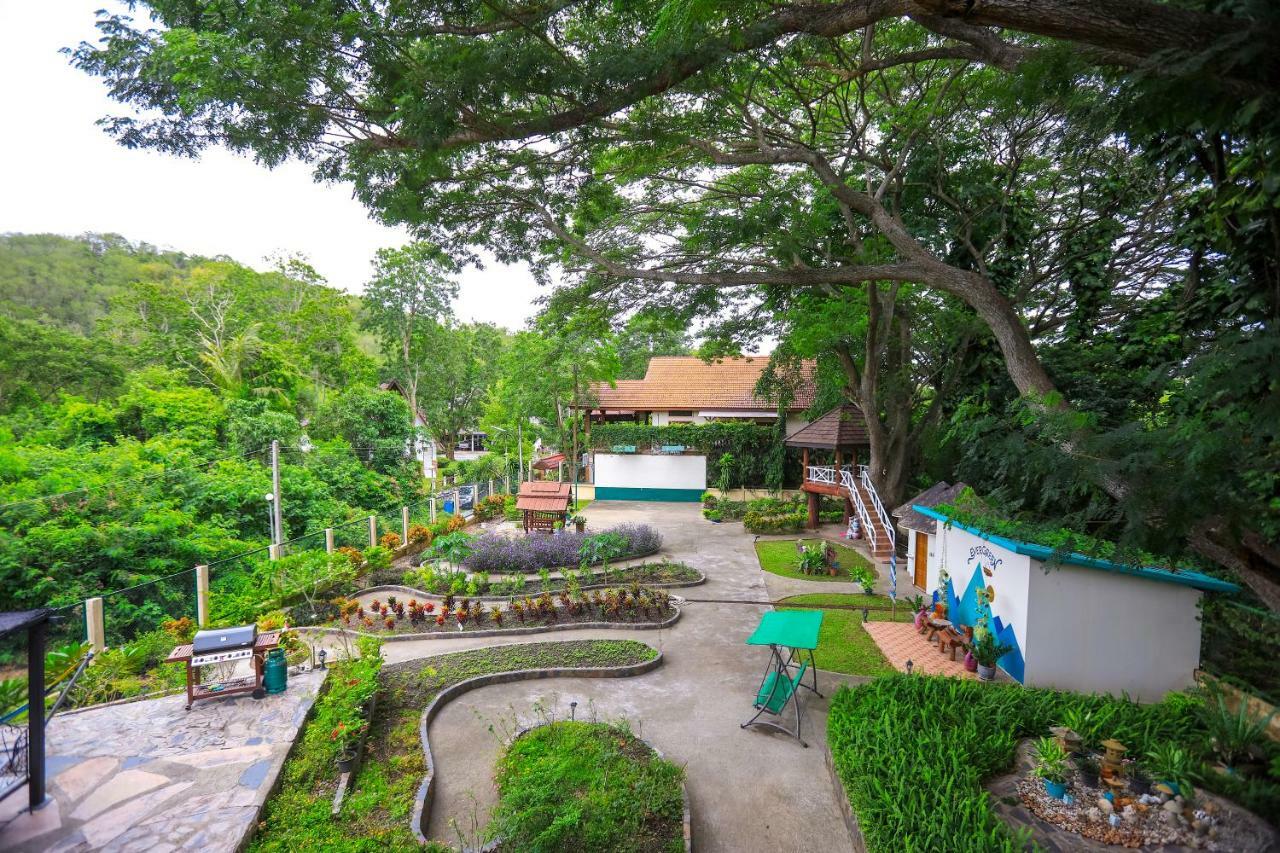 Evergreen Pakchong Home Exterior photo